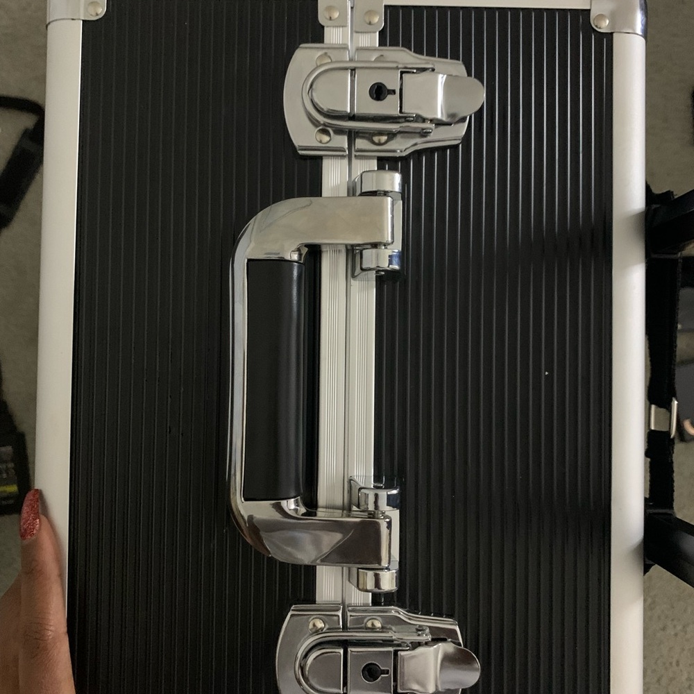 Makeup Train Caae - Picture 10 of 14